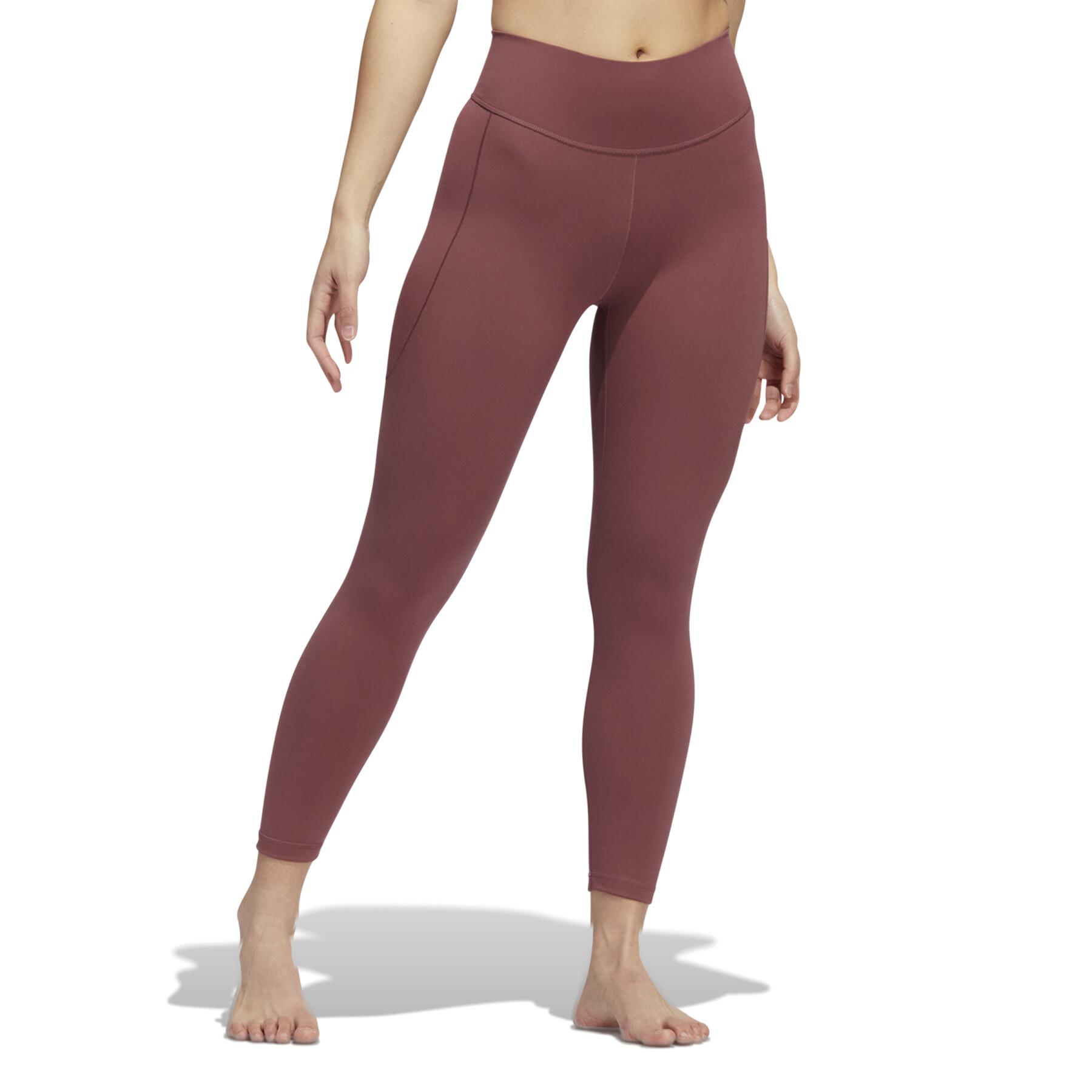 Pernas de mulher adidas Yoga Studio